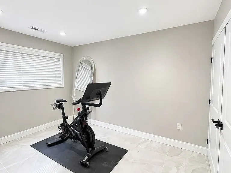 51 Chiswick Dr — Photo 11