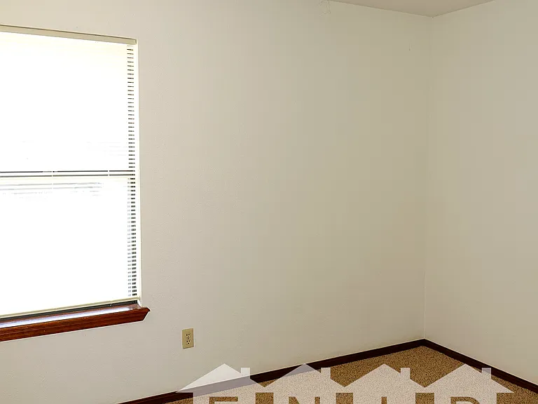205 Wellington Ave — Photo 14