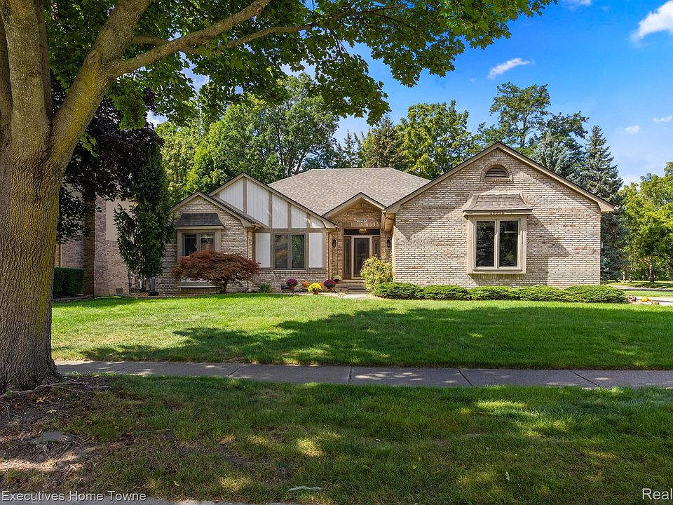 1st image of 39965 Wilmette Dr