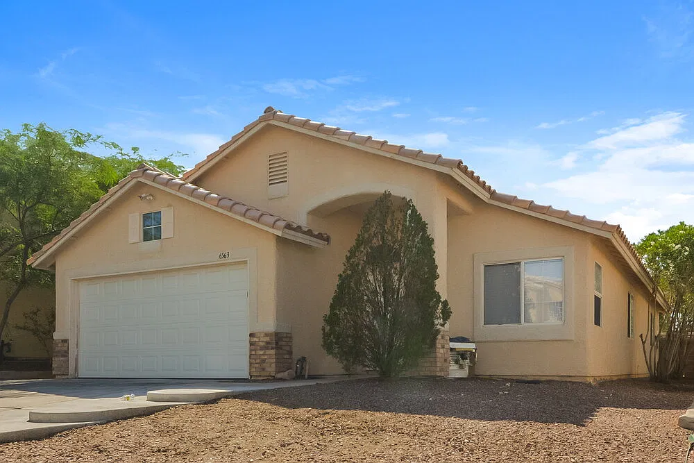 3 bed, 2.0 bath, 1565 sqft, $2,780 — Photo 1