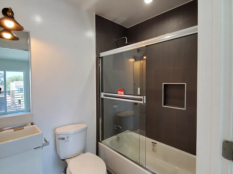 2337 1/2 Crenshaw Blvd #2337-1/2 — Photo 18