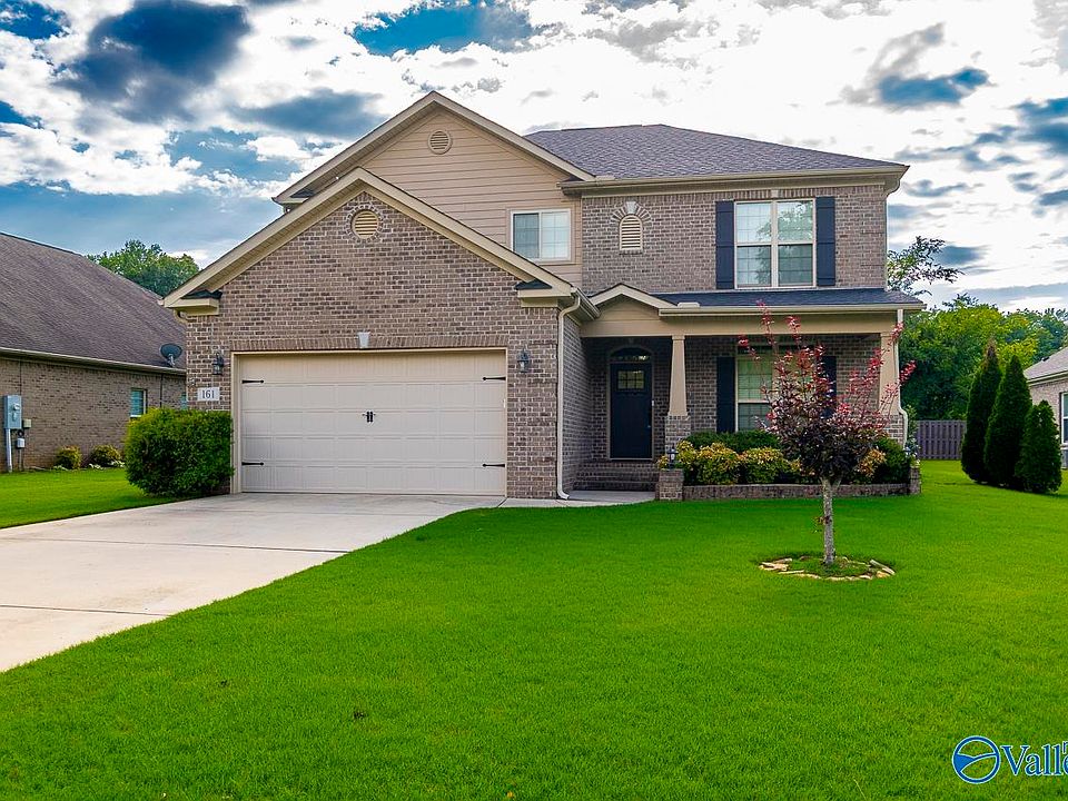1st image of 161 Huntsmen Ln