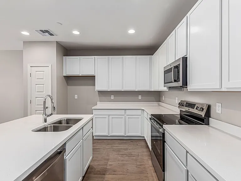 733 E Commonwealth Ave #15 — Photo 23