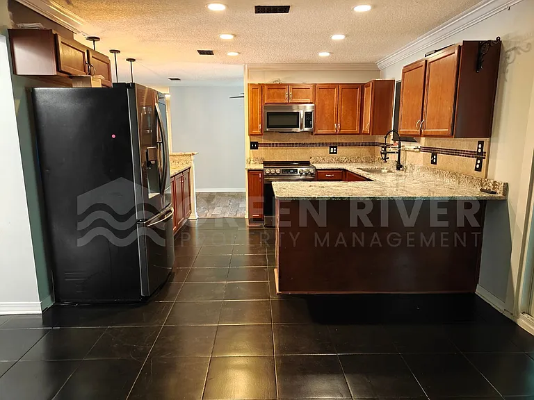1549 Sonoma Ct — Photo 11