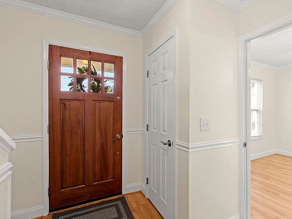 3rd image of 164 Bridgestone Drive