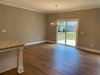 4 bed, 2.5 bath, 2335 sqft, $2,300 — Photo 4