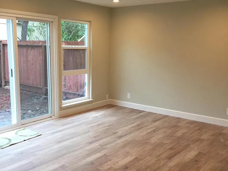 Large Living Area, Lots of Light