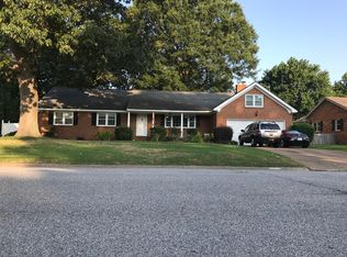 125 S Parliament Dr, Virginia Beach, VA 23462