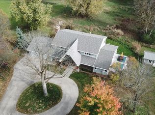 938 N Griffith Rd, Summit, WI 53066