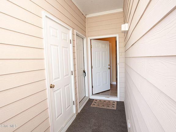 3rd image of 186 Clubhouse Road Apt 4