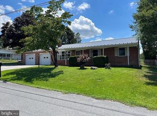 1270 Pleasant View Dr, Chambersburg, PA 17202