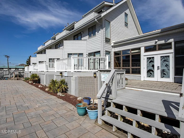 900 Ocean Ave #24 — Photo 6