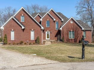 1105 Overview Ct, Goshen, KY 40026