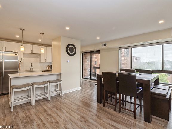 5th image of 3700 Capri Ct APT 502