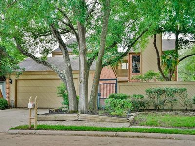 16626 Neumann Dr, Houston, TX, 77058