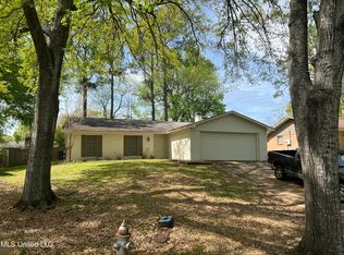 106 Smoke Hill Dr, Clinton, MS 39056