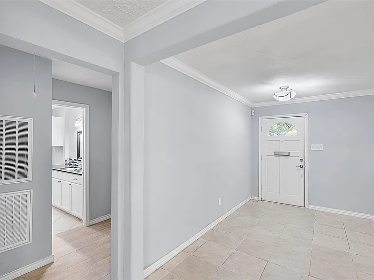 6002 McKnight St — Photo 12