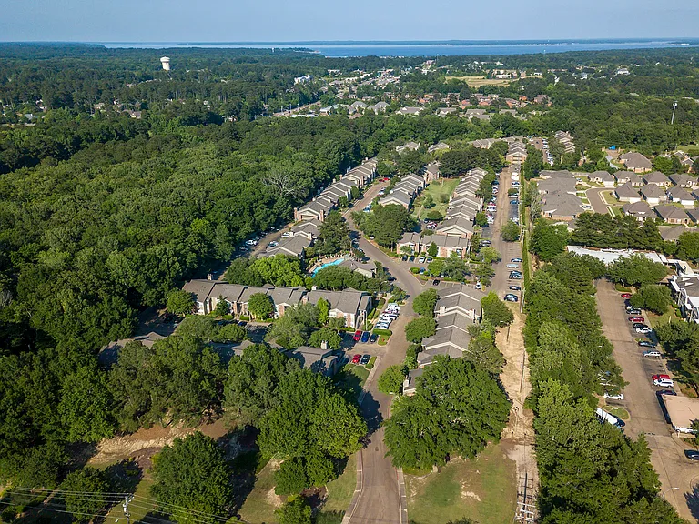 Pear Orchard Apartments — Photo 32