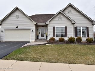 0S560 Hubbard Pl, Geneva, IL 60134