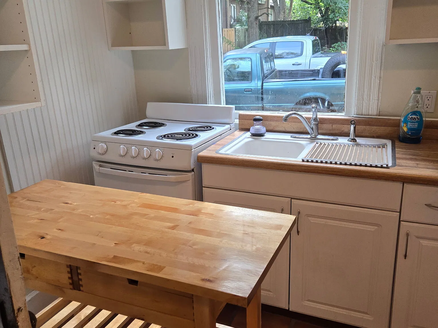 328 W College Ave — Photo 2