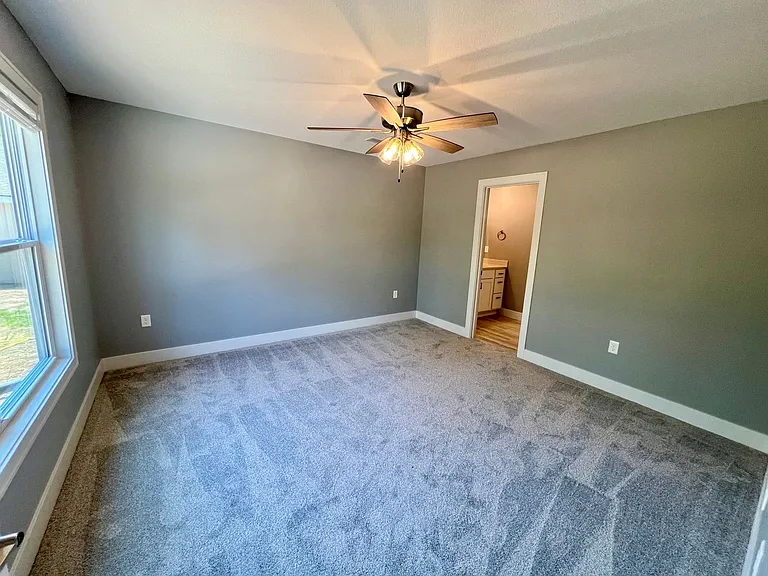 4647 Pierce Dr — Photo 17