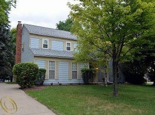 1139 Whispering Knoll Ln, Rochester Hills, MI 48306