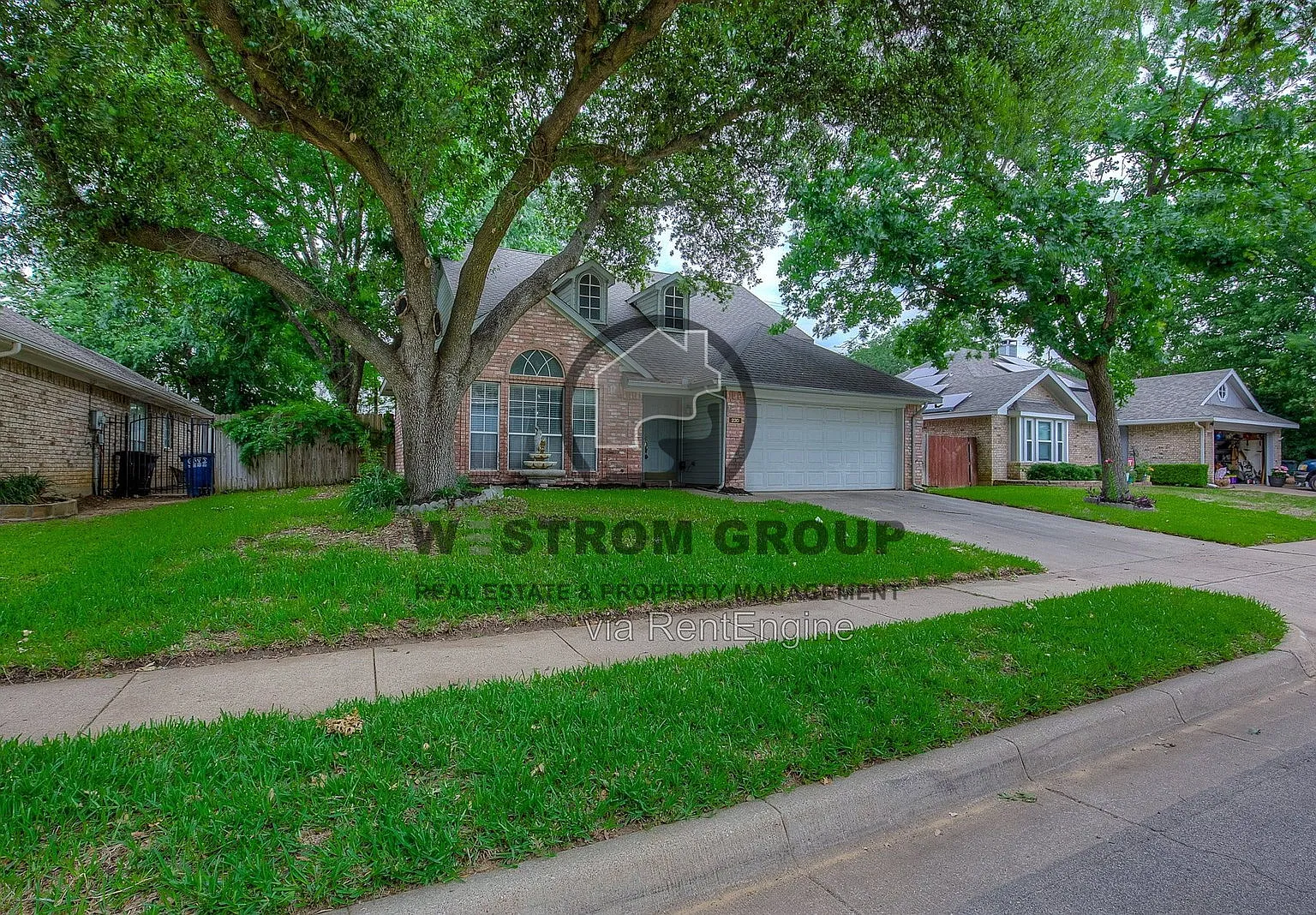 3 bed, 2.5 bath, 1919 sqft, $2,545 — Photo 2