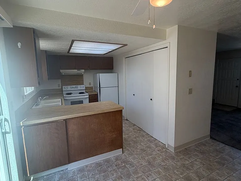 1228 S Juniper St — Photo 12