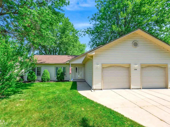 630 Pleasant St, Algonac, MI 48001