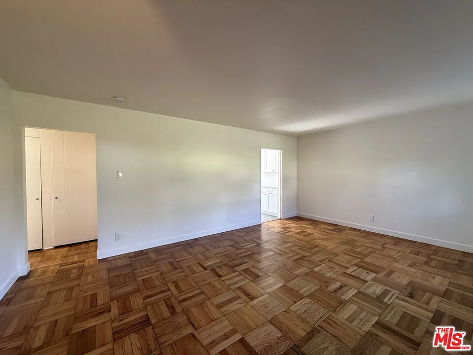 2 bed, 1.0 bath, 826 sqft, $3,400 — Photo 3