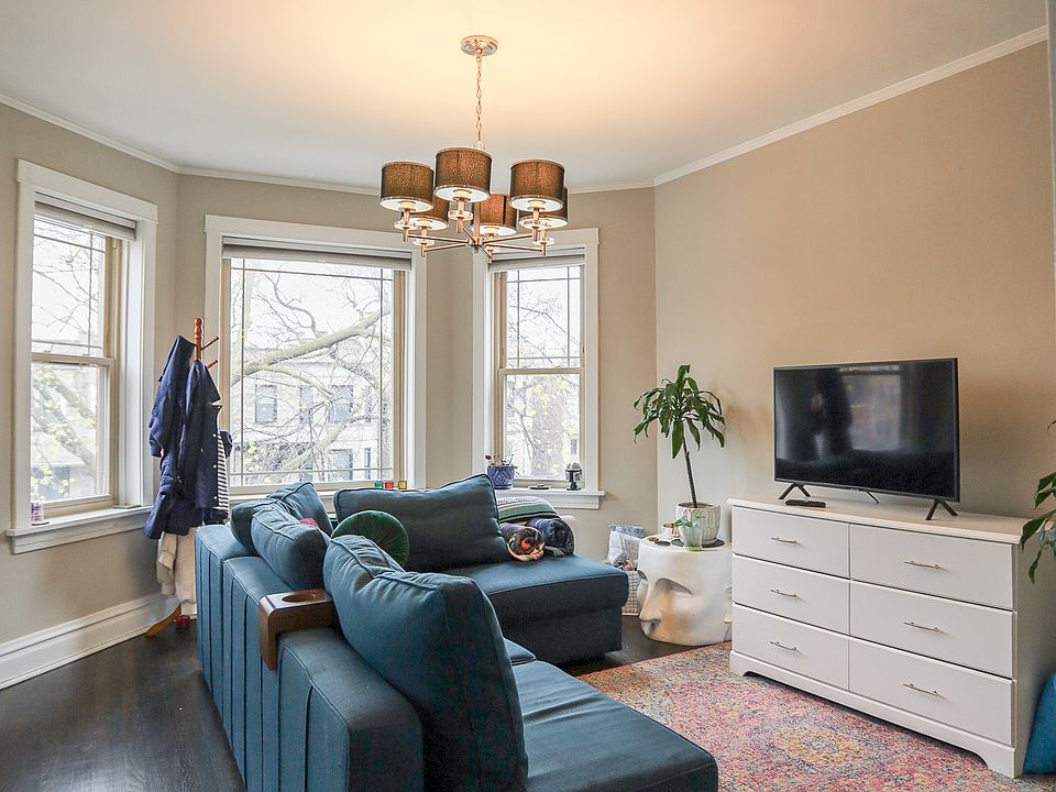 1st image of 2259 W Leland Ave Unit 2