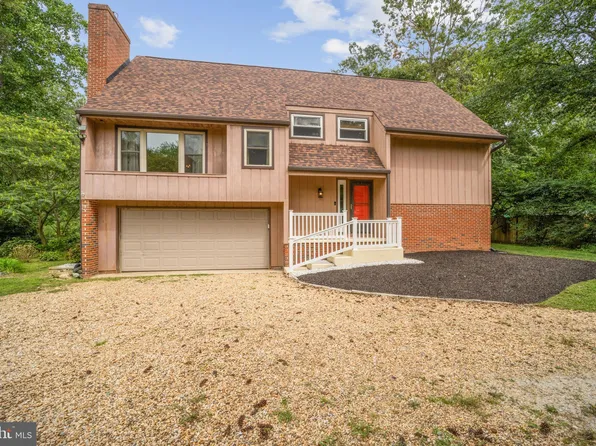 21640 Defender St, Lexington Park, MD 20653
