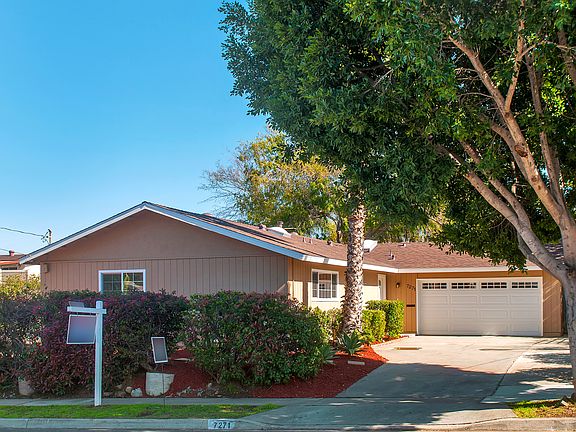 3rd image of 7271 Ballinger Ave