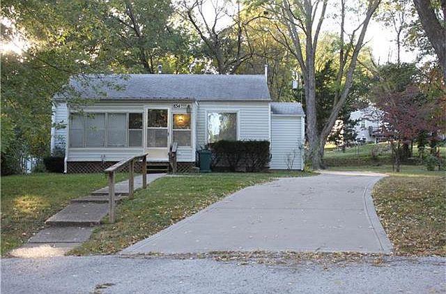 1st image of 834 S 51st Ter