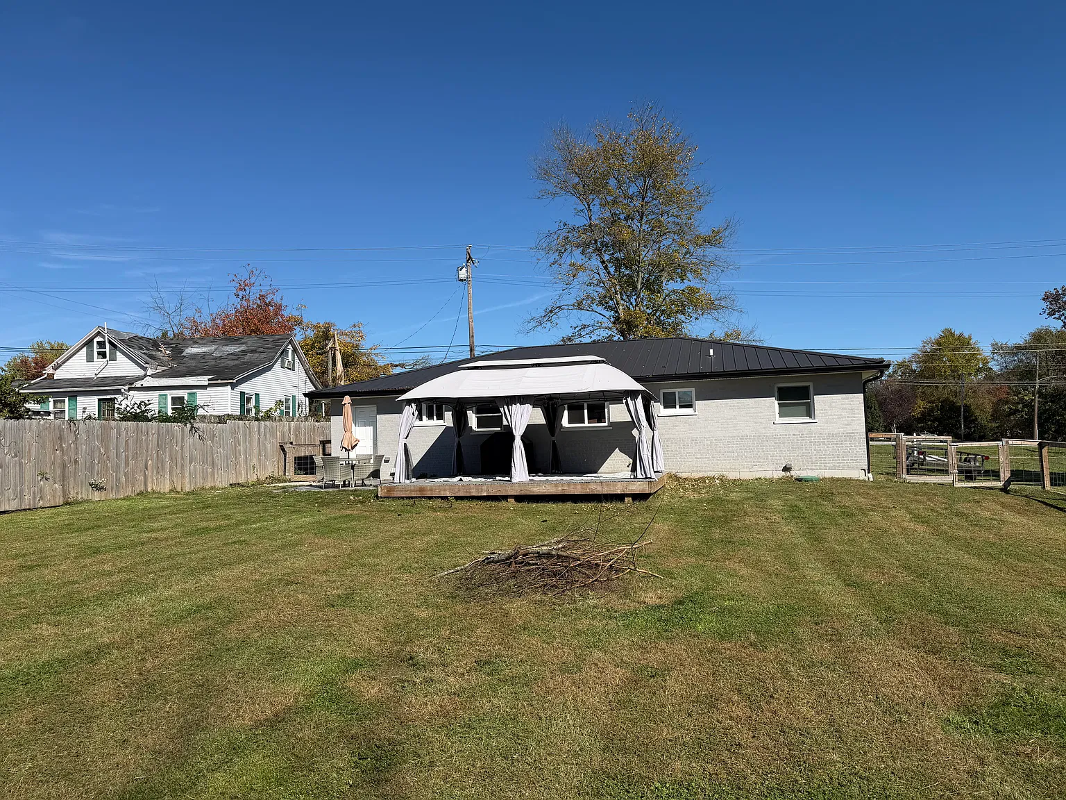 305 W Main St — Photo 3