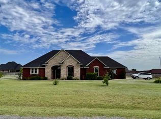 299 NE Prairie View Dr, Elgin, OK 73538