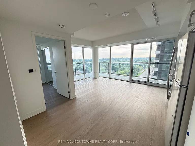 4010 Eglinton Ave W #1215 — Photo 2
