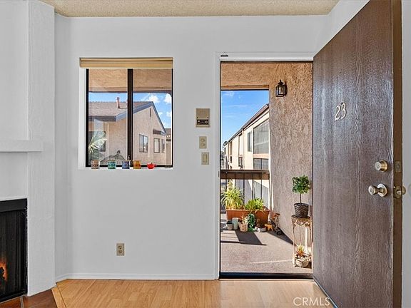 4th image of 320 McHenry Rd Unit 23