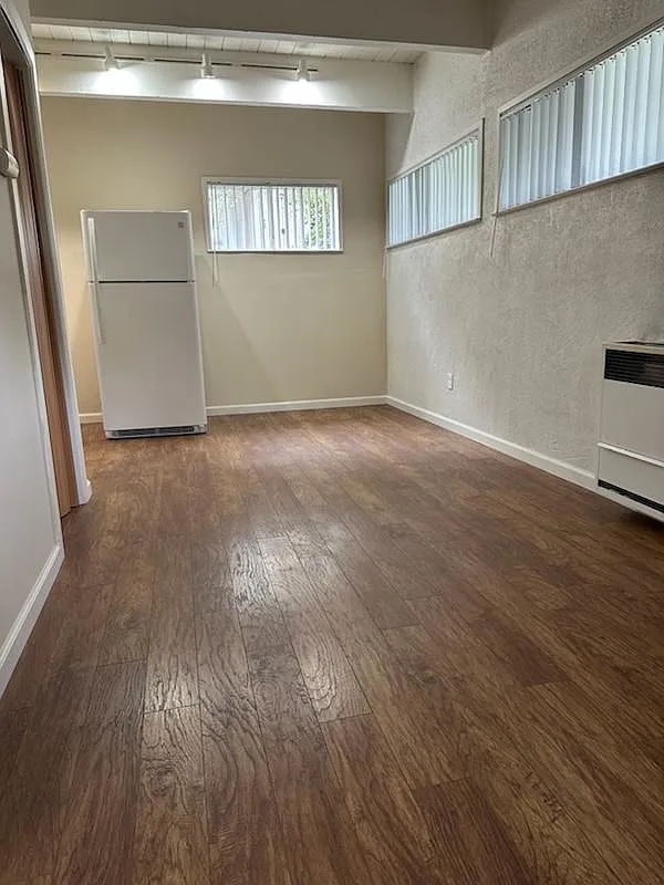 Studio, 275 sqft, $1,575 — Photo 2