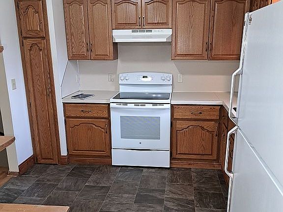 4th image of 12638 Holmes St