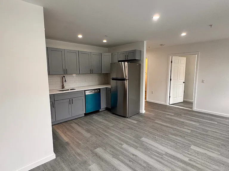 2250 Butler St #103 — Photo 14