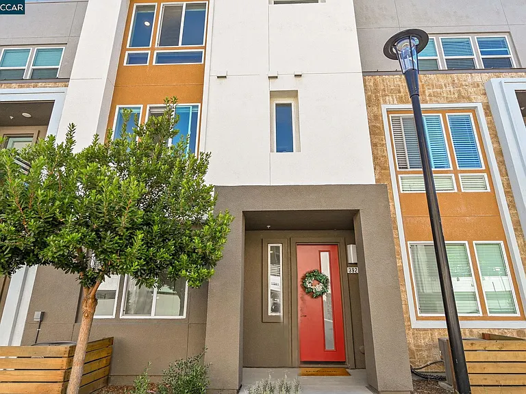 3923 Meridian St — Photo 3