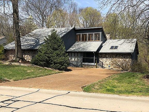 5th image of 8 Covered Bridge Ln