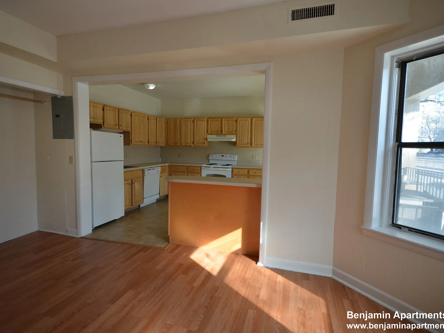 2 bed, $3,000 — Photo 2