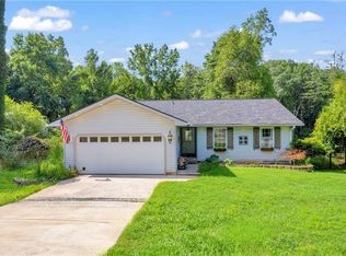 135 Mary Saphire Rd, Dawsonville, GA 30534