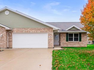 213 E Charter Dr, Muncie, IN 47303