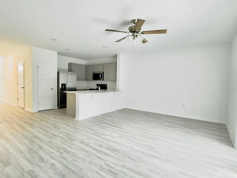 2947 Canary Ave — Photo 5