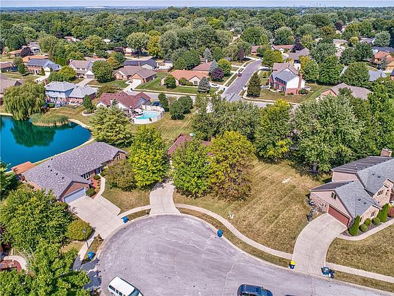 3rd image of 358 Country Woods Dr