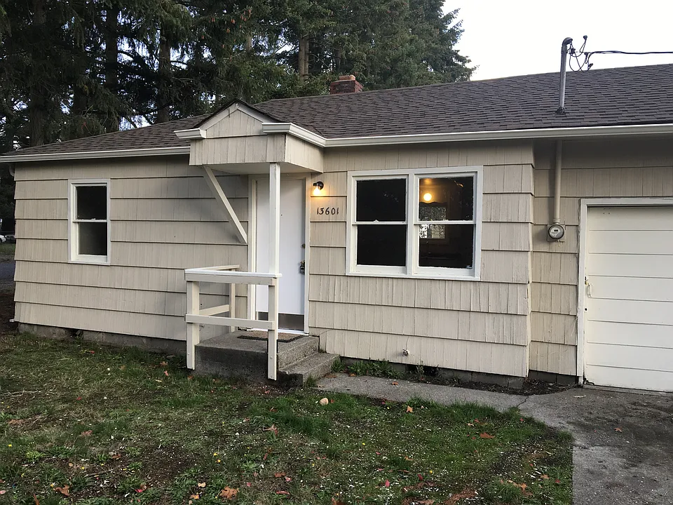 13601 C St S #13601