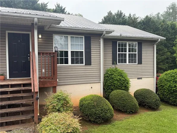 683 Grant St APT I, Clarkesville, GA 30523